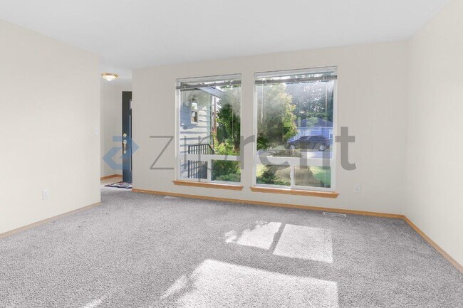 Building Photo - Unit