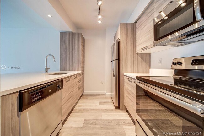 Foto del edificio - 1756 Bayshore Dr