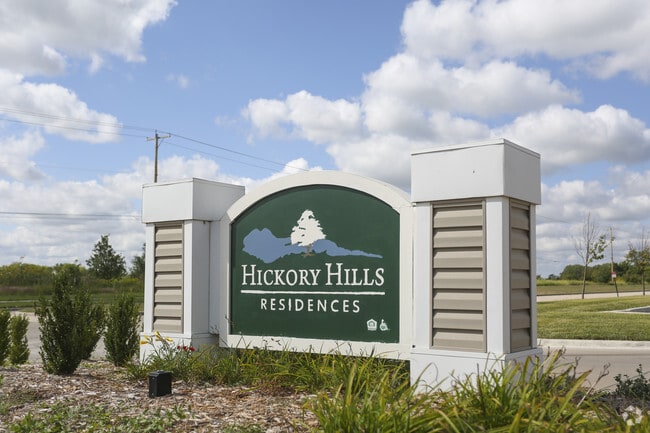 Foto del edificio - Hickory Hills Residences