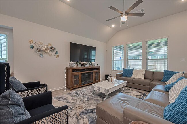 Foto del edificio - 4910 Tan Briar Dr