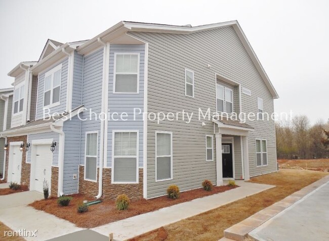 Building Photo - 3 br, 2.5 bath Townhome - 311 Yellow Fox Rd
