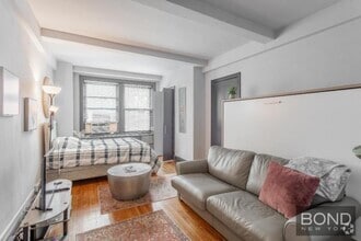 Building Photo - 457 W 57th St
