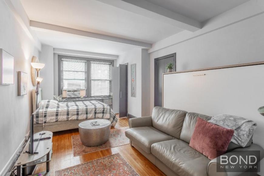 Foto principal - 0 bedroom in NEW YORK NY 10019