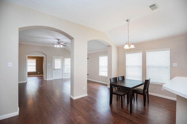 Building Photo - 21206 Colton Cove Dr