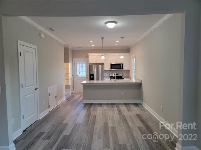 Building Photo - 3941 Newhall Dr NW