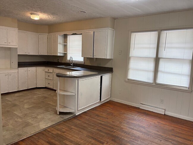 Foto del edificio - 3 BEDROOM 1 BATH HOME