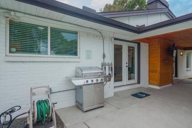 Building Photo - 3751 Ridgeoak Way