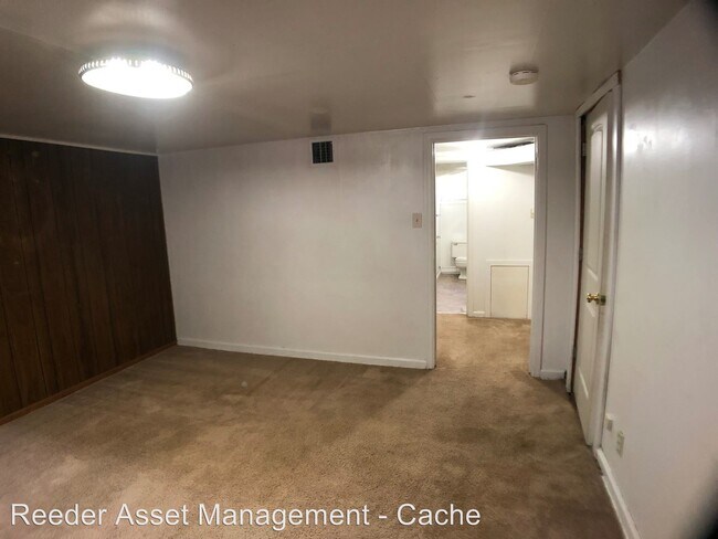 Building Photo - 44 E 600 N