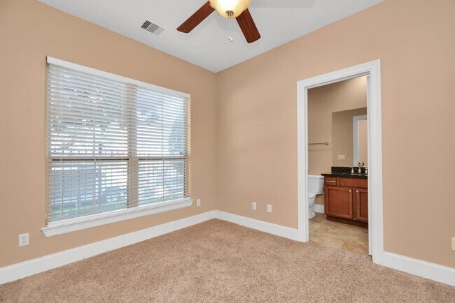 Building Photo - 2918 Leeland St