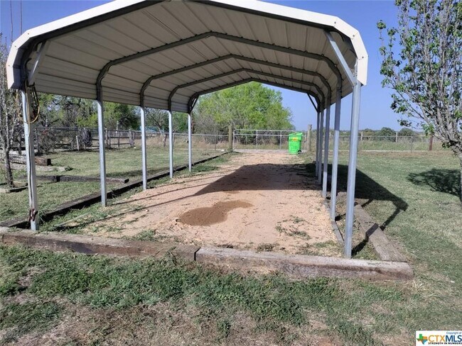 Building Photo - 569 County Rd 425