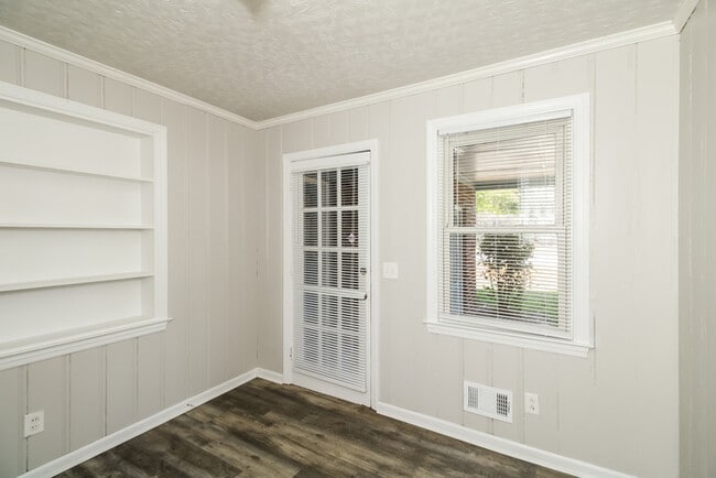 Building Photo - 1741 Faraway Dr