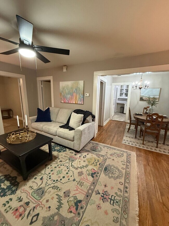 Foto del edificio - Pre Leasing for fall 2026! 3/2 Historic South Overton Home!