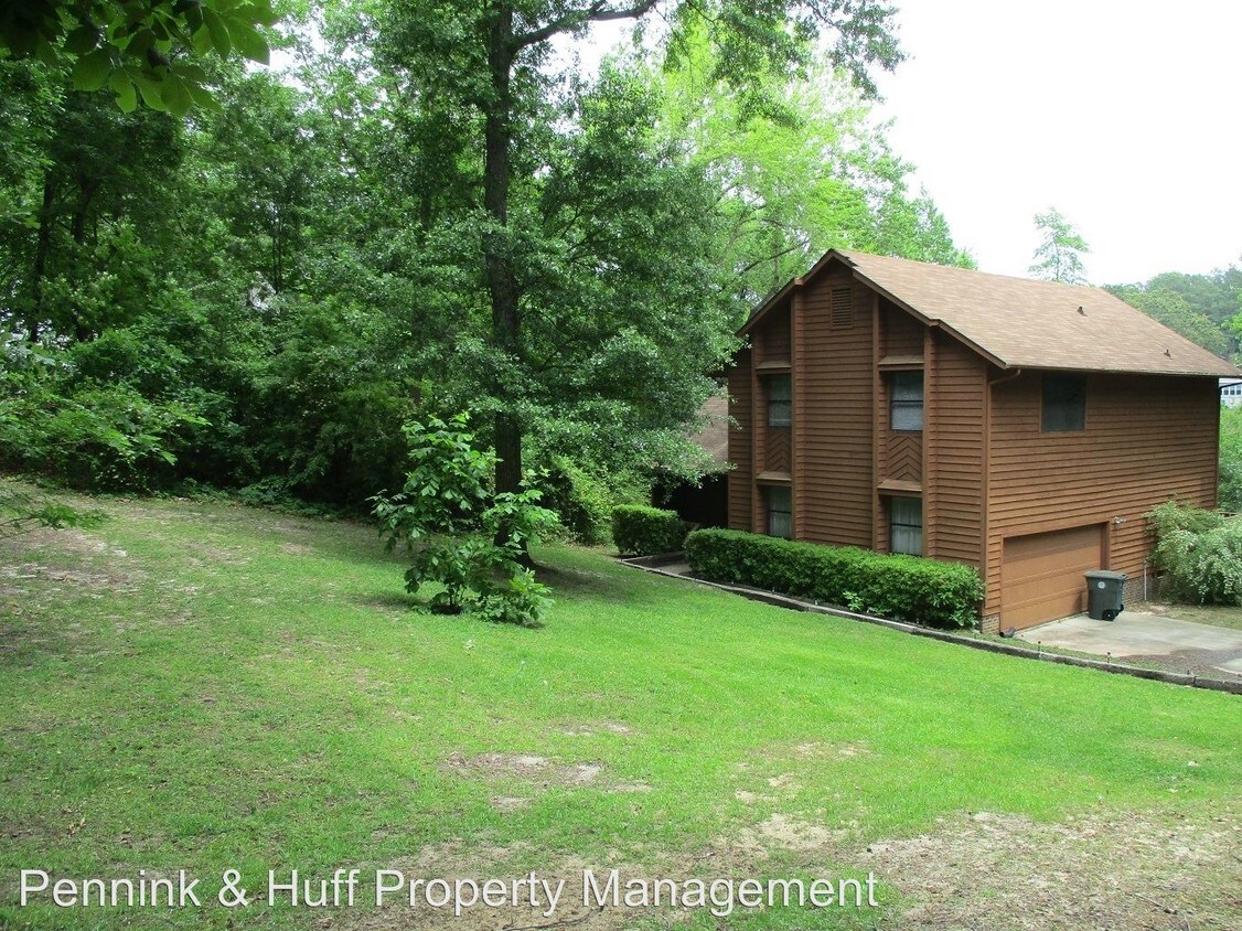 Primary Photo - 231 E Lochhaven Dr