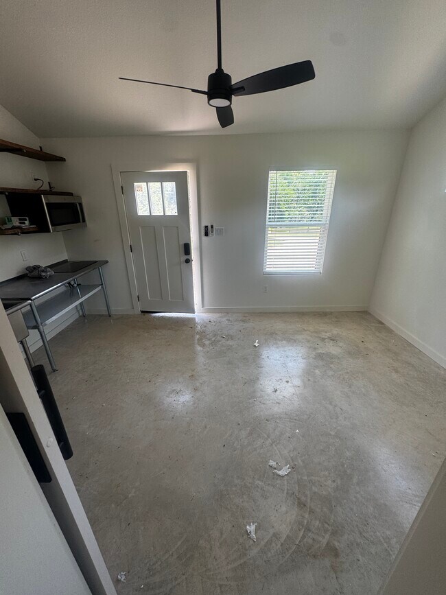 Foto del edificio - 1307 Hidden Creek Ln