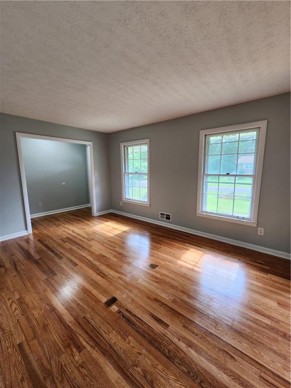 Foto del edificio - 626 Honeybear Ln