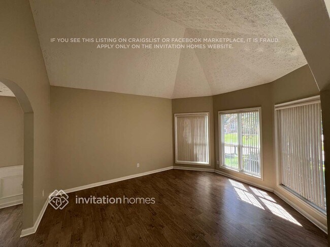 Building Photo - 10153 N Links Dr