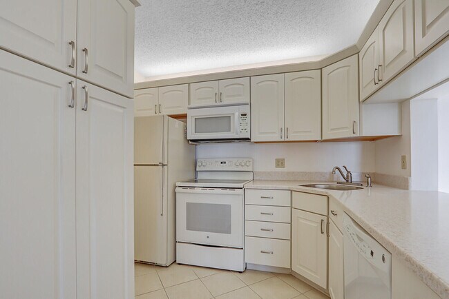 Building Photo - 4468 NE Ocean Blvd