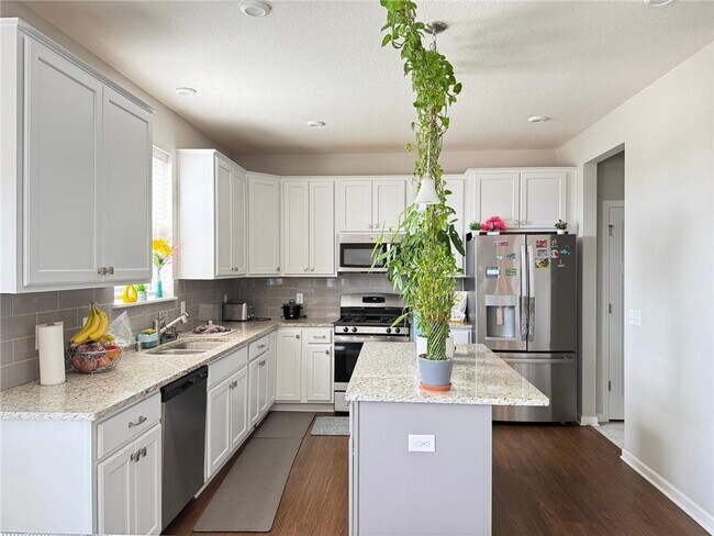 Foto del edificio - 1866 Spring Creek Dr