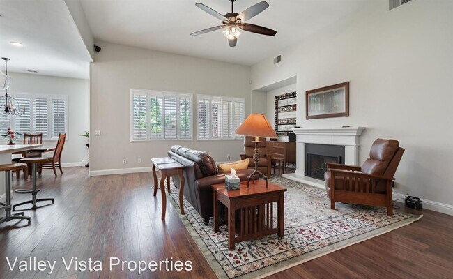 Foto del edificio - 4 br, 2 bath House - 4575 N Emerald Peak D...