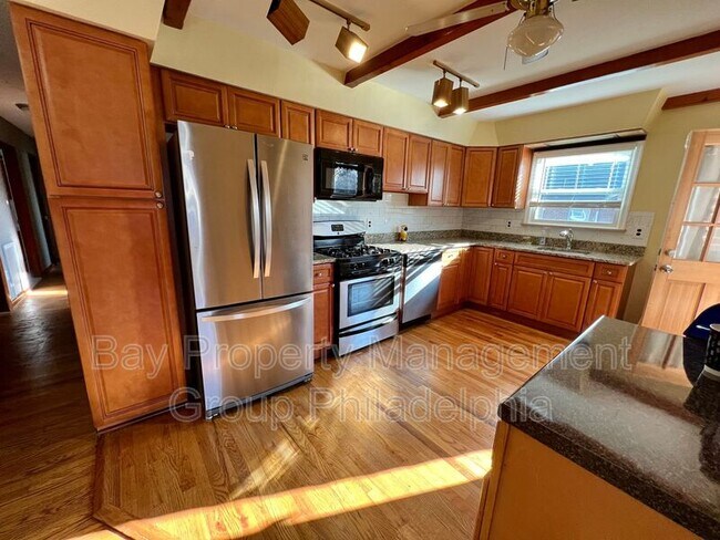 Foto del edificio - 1417 Oakmont St