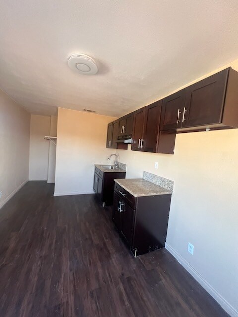 Foto del edificio - 9761 Homestead St