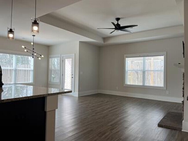 Building Photo - 154 Fernhill Dr NW