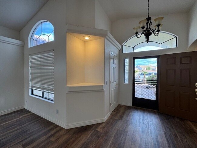 Foto del edificio - 3BR with SOLAR-NO Electric Bills! RV Gate & Parking, Bullhead Parkway