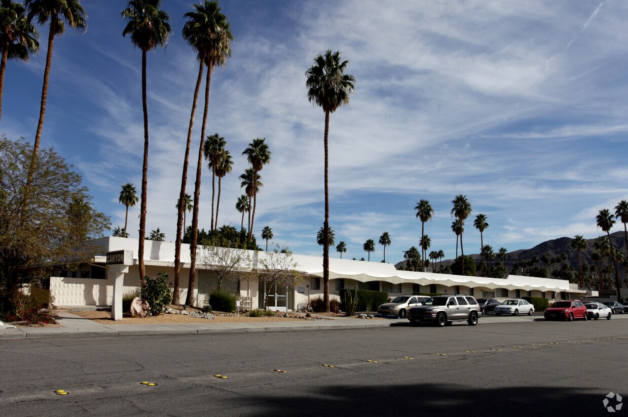 Foto del edificio - Canyon Apartments