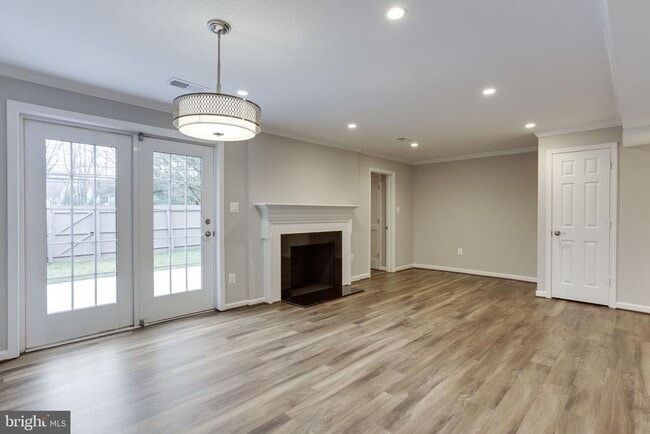 Building Photo - 2313 McGregor Ct