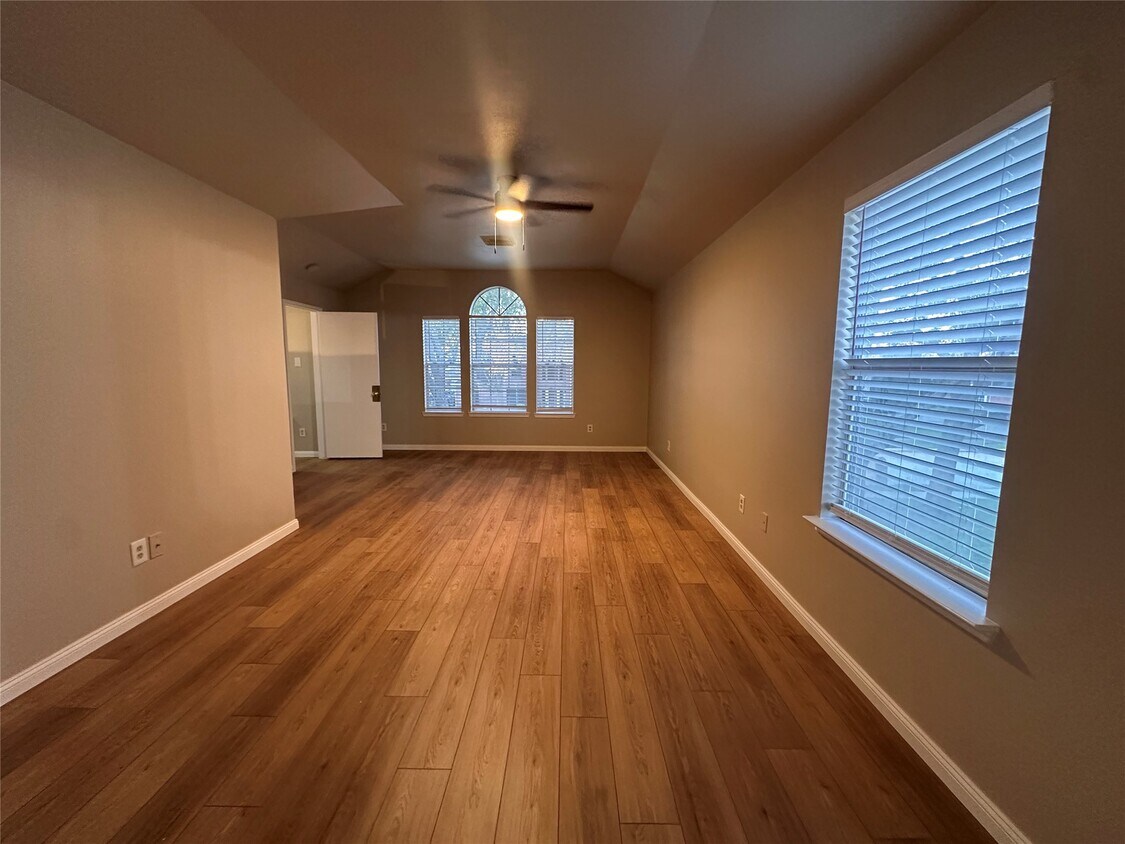 Foto del edificio - 2203 Long Rock Dr