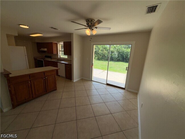 Foto del edificio - 1101 Leeland Heights Blvd E
