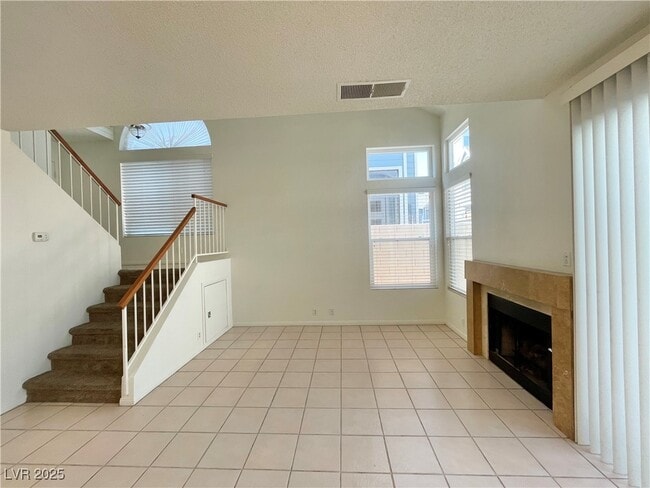 Building Photo - 3241 Symphony Dr