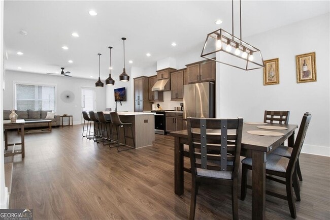 Foto del edificio - 2443 Sycamore Rd NW