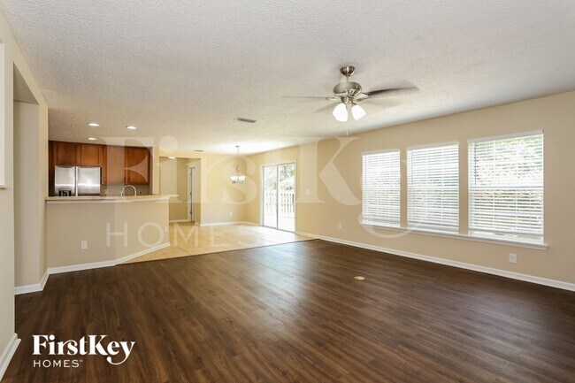 Foto del edificio - 76164 Tideview Ln
