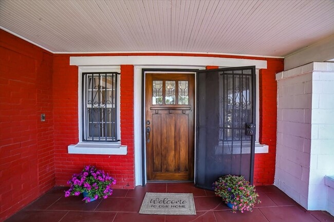 Building Photo - 4667 Pickford St