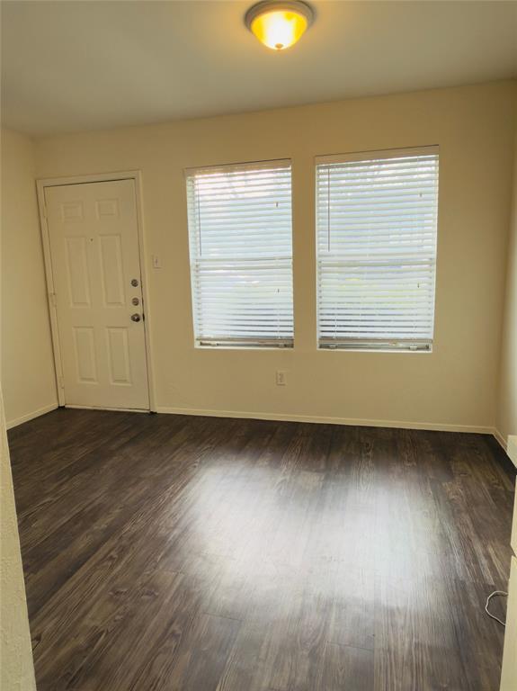 Foto del edificio - 11807 Alpheus Ave