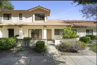 Building Photo - 414 Colony Crest Dr