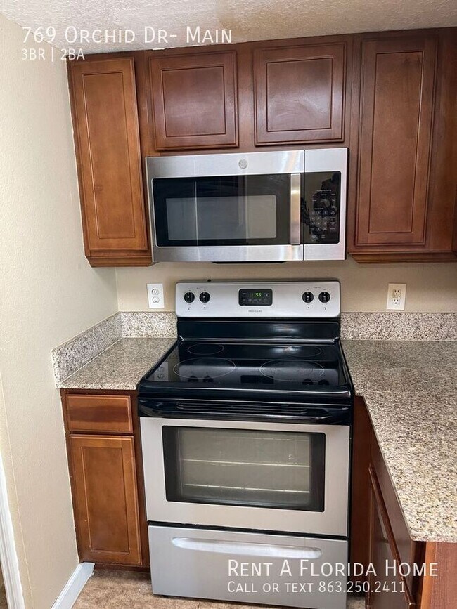 Foto del edificio - 769 Orchid Dr