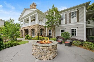 Building Photo - Crestmark Apartments