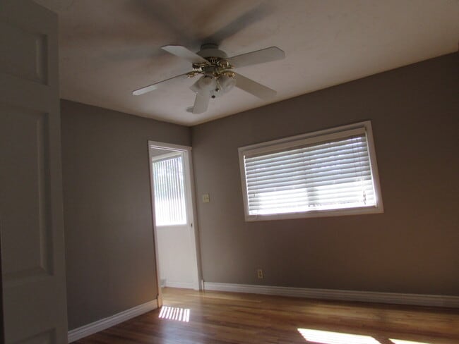 Building Photo - 2116 Bookcliff Ave