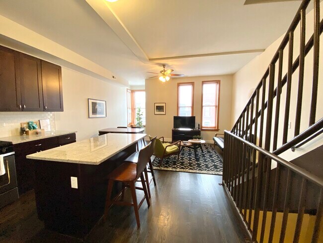 Foto del edificio - 939 W Armitage Ave
