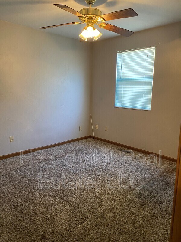 Building Photo - 525 Wood Thrush St