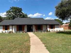 Building Photo - 909 Highland Dr
