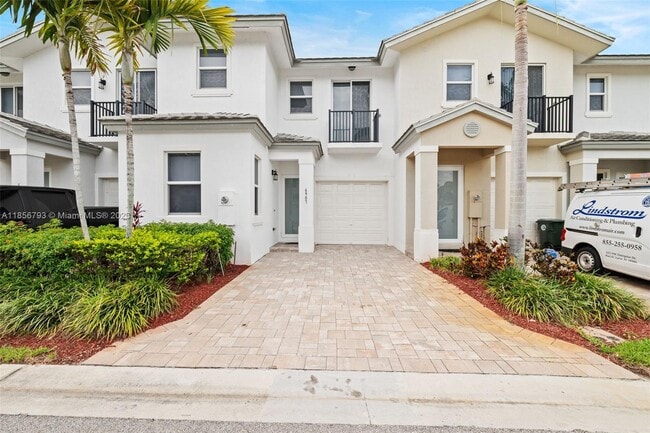 Building Photo - 6907 Pines Cir