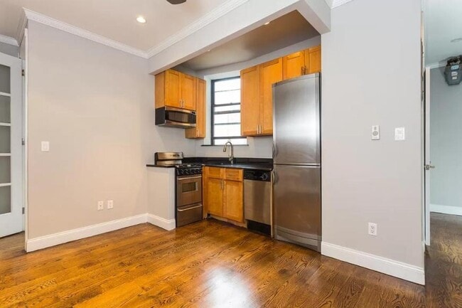 Building Photo - 2 bedroom in New York NY 10012