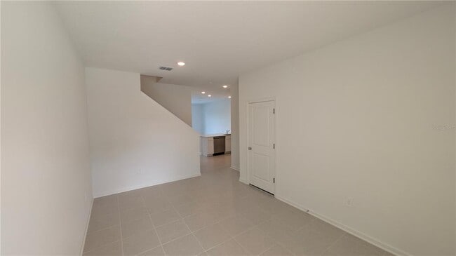 Building Photo - 3094 Chantilly Dr