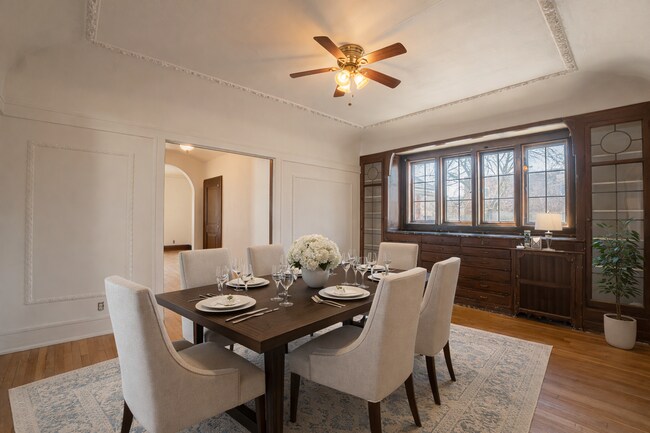 Foto del edificio - 2222 E Park Pl