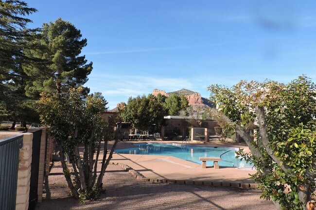 Foto del edificio - Renovated one bedroom