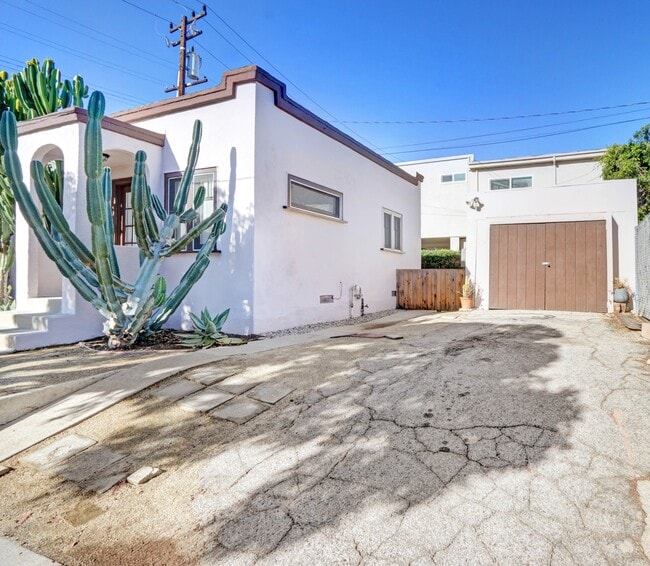 Building Photo - 2719 Broadway Ave in Santa Monica