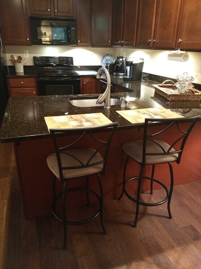 Foto del edificio - 4659 Montgomery Rd